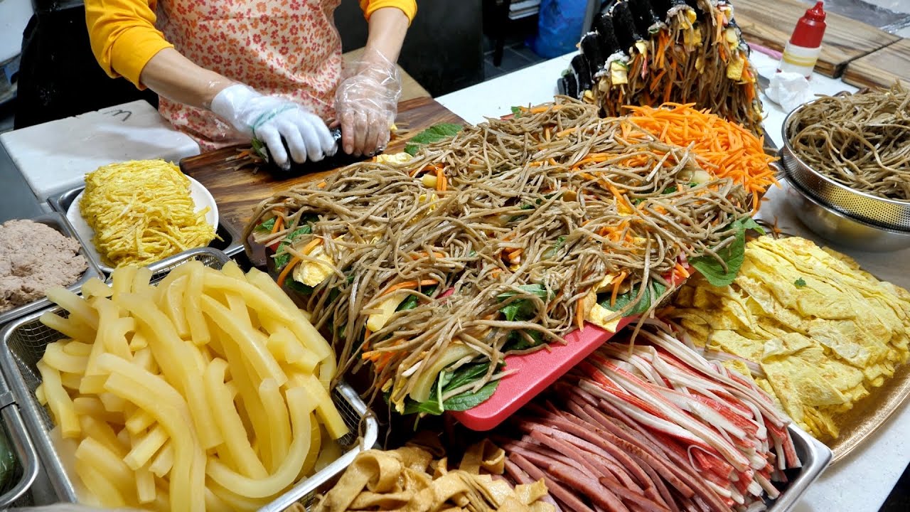 새벽 4시부터 하루에 2000줄씩 팔리는 숨은 김밥 맛집? 속재료 보고 놀란다는 부부 김밥집 까지 Korean Kimbap, korean street food