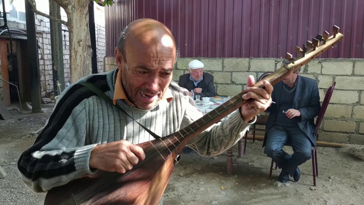 Tovuzlu Aşıq: Bütün Şairlərin Goruna Qurban olom!