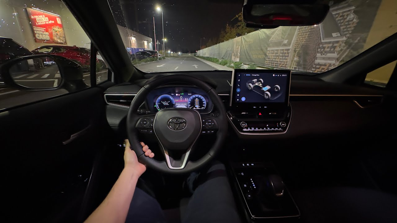 Ночной тест-драйв Toyota Corolla Cross 2026