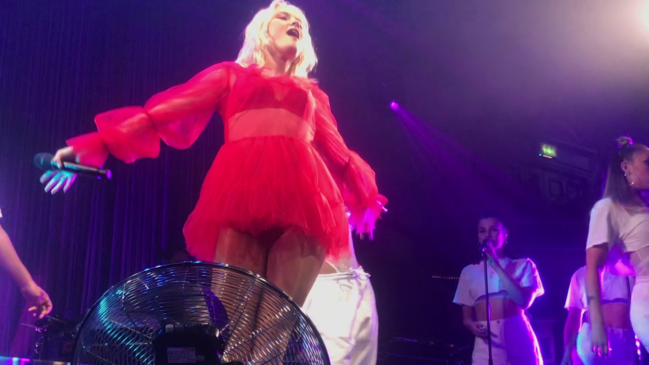 Zara Larsson  I would like  Live In Manchester Albert Hall