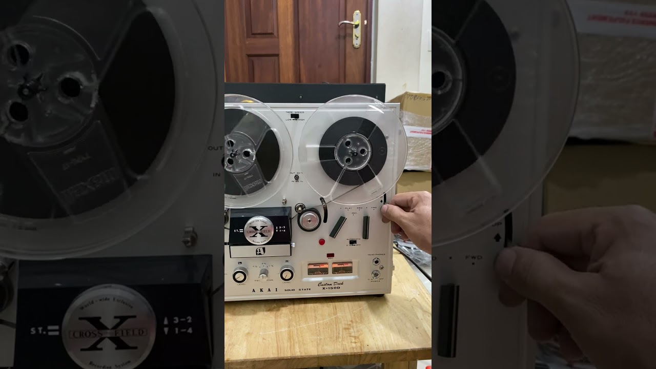 Akai x 150D nhỏ nhưng khá hay