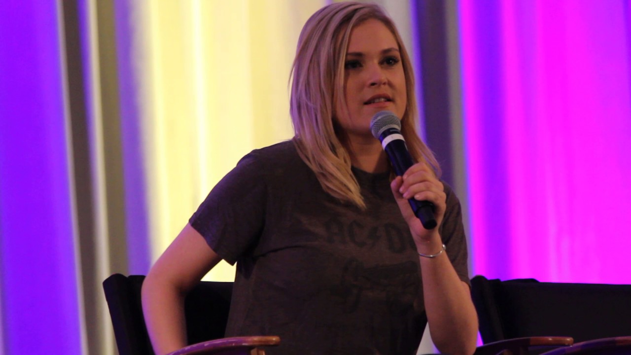 Eliza Taylor 2017 Wizard World panel - favorite scenes
