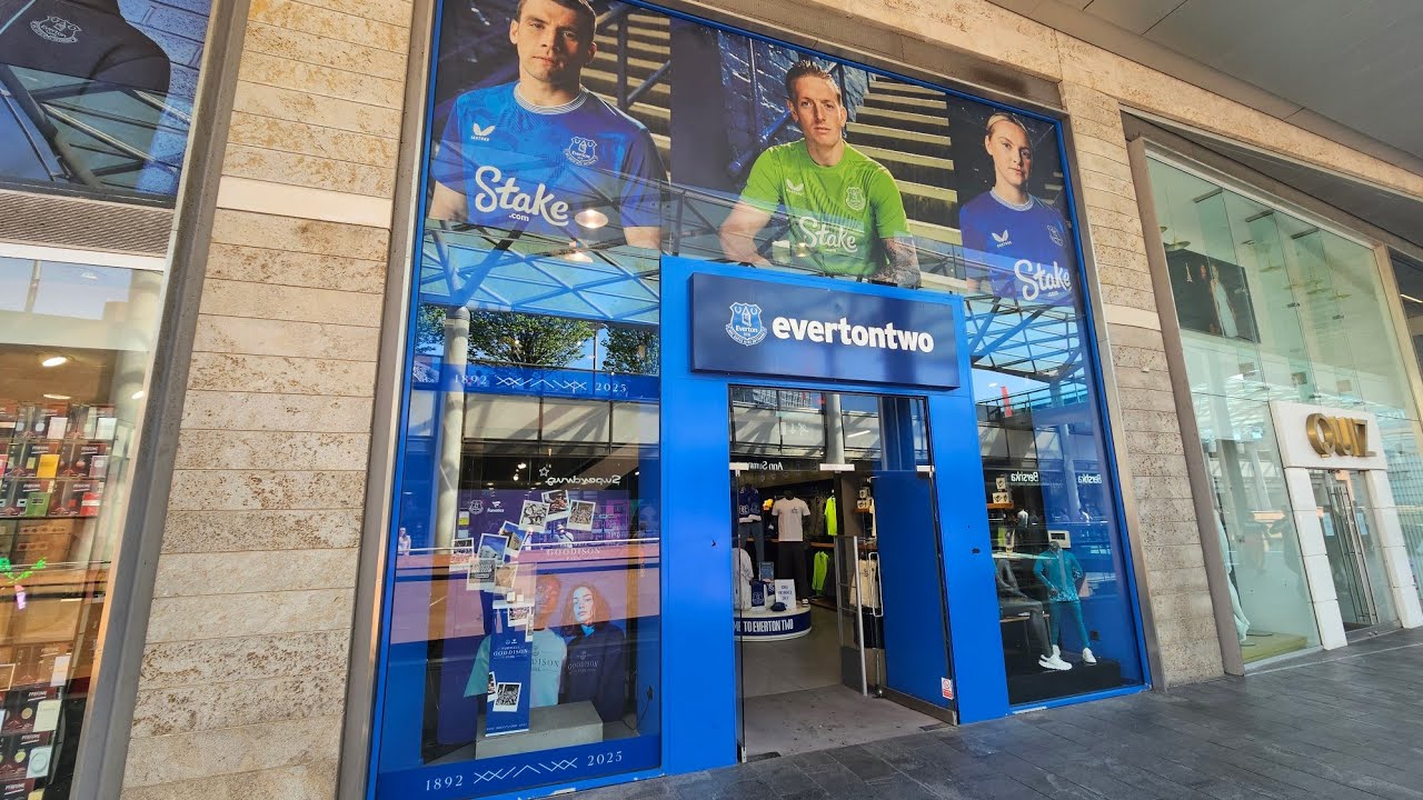 Visiting Everton FC Store at Liverpool One!