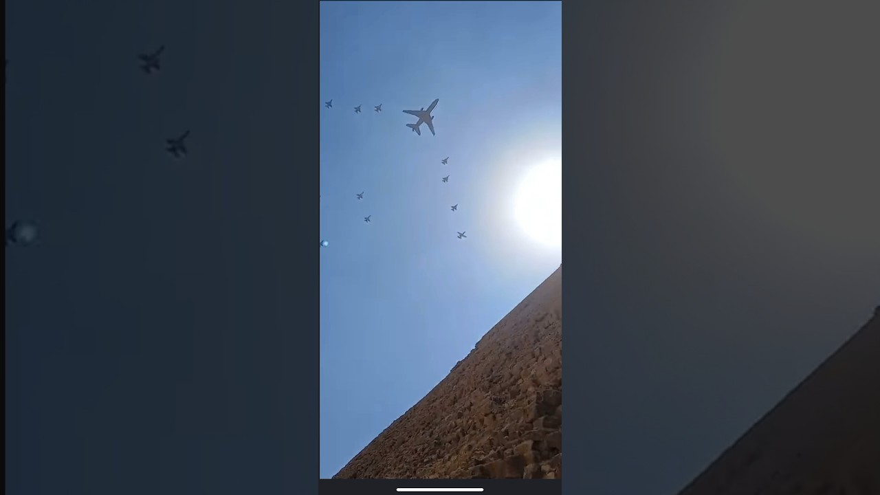 US Military➡️Tel-Aviv. Passenger plane escorted over pyramids to Israel