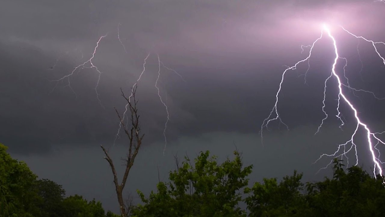 Fierce CG Bolts and Strong Winds: July 5-6, 2022
