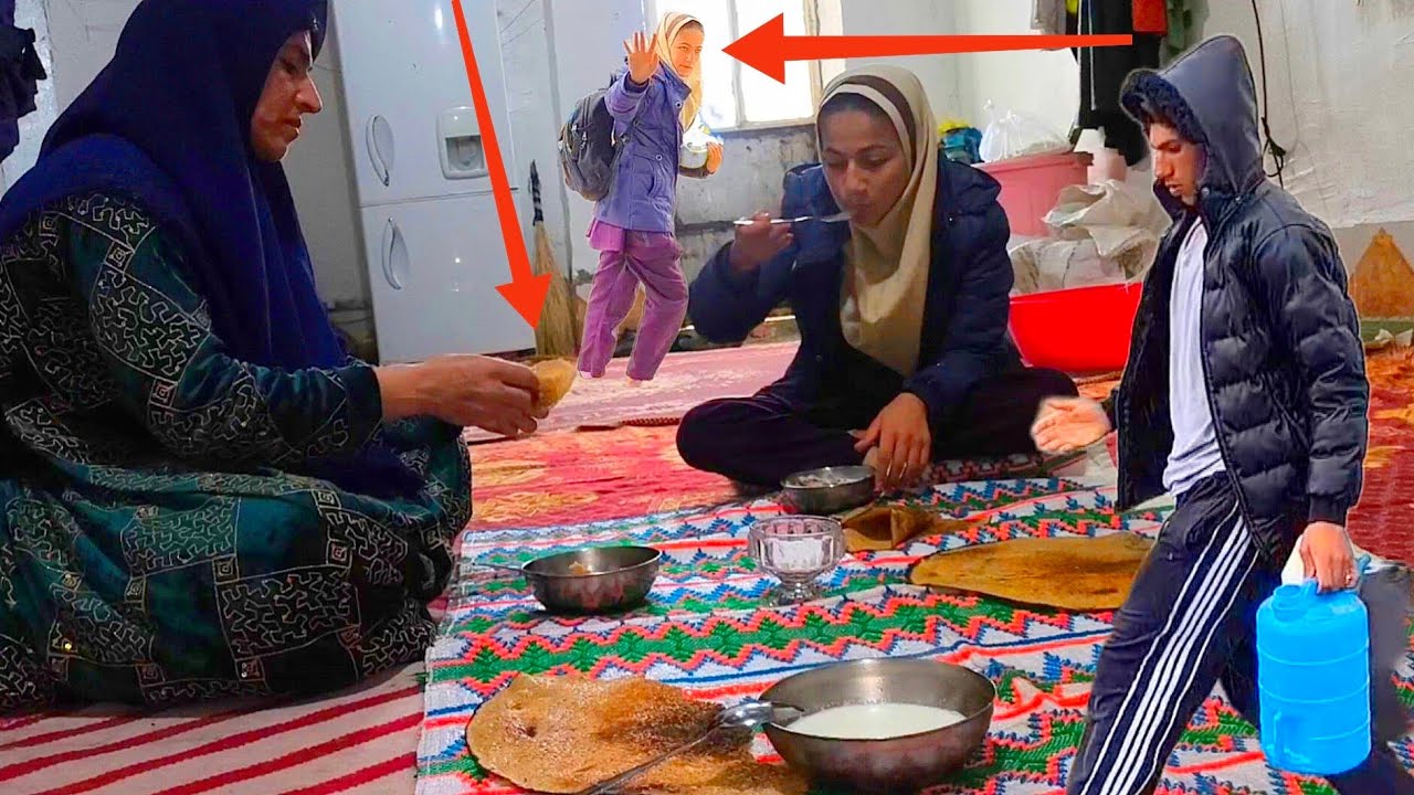 Daily village life: Eating a completely natural breakfast with this little family 🍳🥣