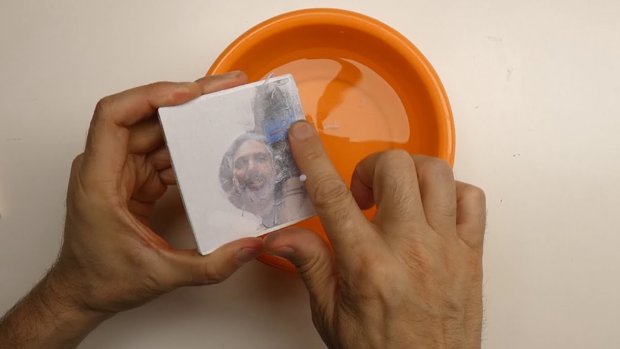 Come trasferire immagini su quasi tutti i supporti tramite il gel acrilico trasparente