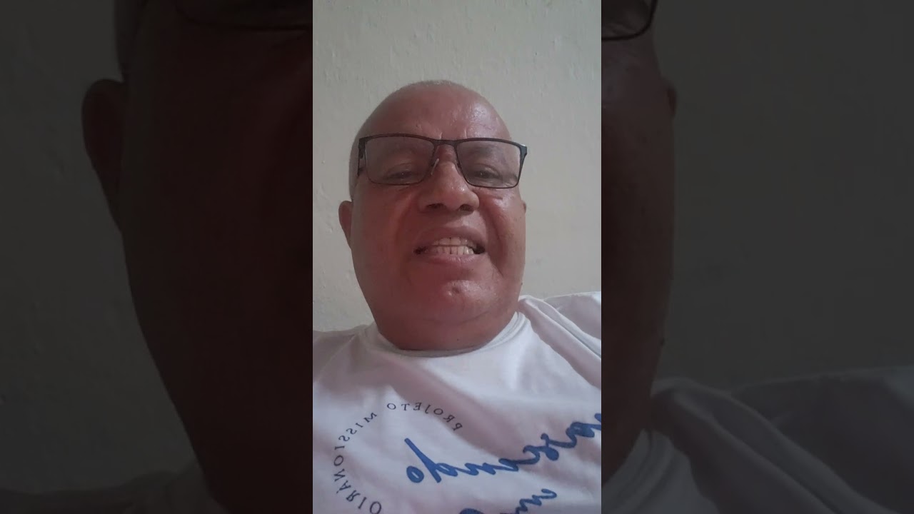 DEUS QUER TE ABRAÇA SÓ CONFIA NELE