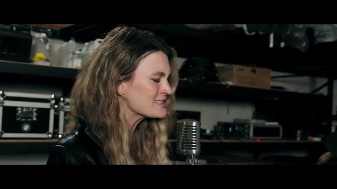 Getting Back To You - Gillian Smith (Official Music Video)