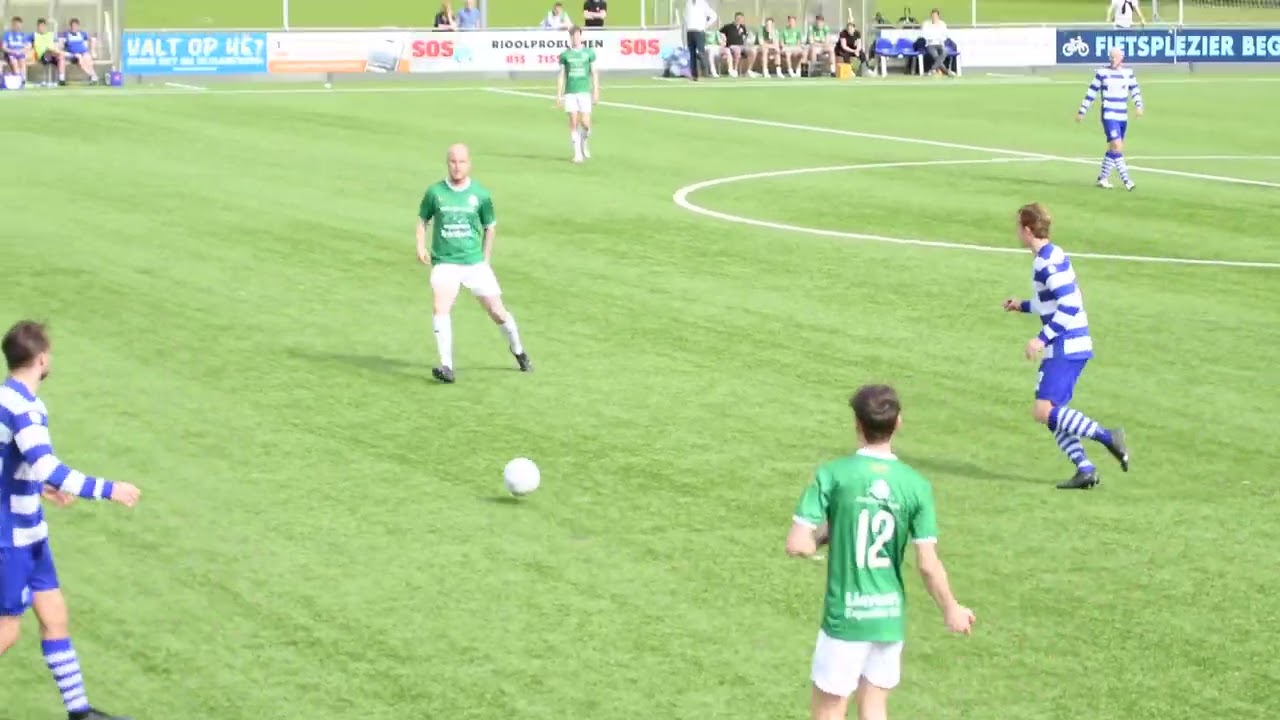 Oliveo 1 - Westlandia 1 voetbal wedstrijd in Pijnacker