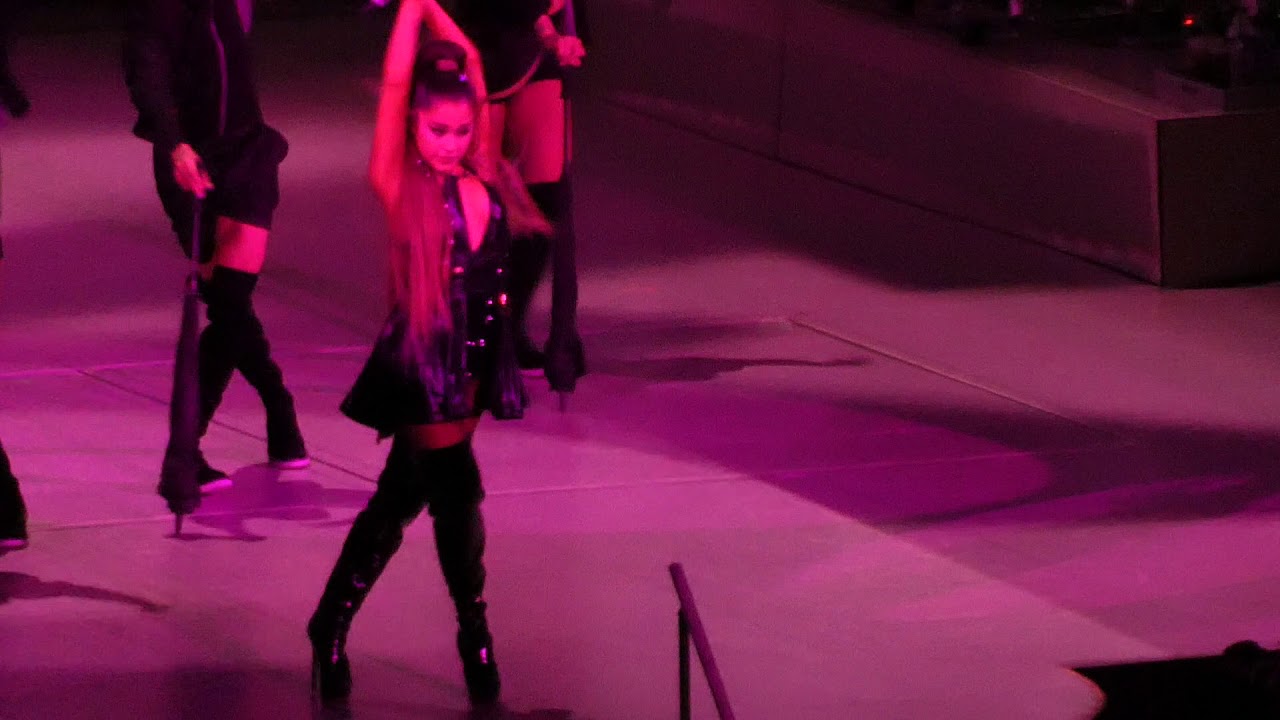 Ariana Grande - No Tears Left To Cry (Live in Philadelphia Sweetener World Tour 2019)