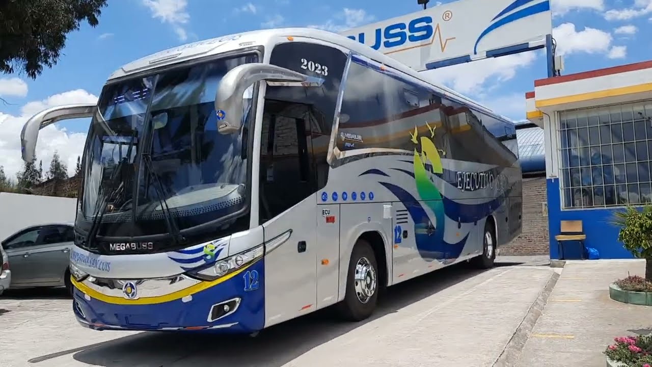Hino RM Ejecutivo San Luis, carrocerías Megabuss con motor posterior y suspensión neumática