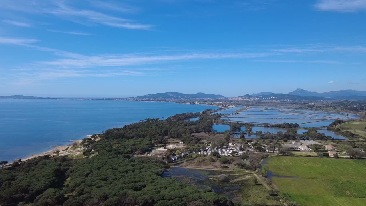 Le club des observateurs compulsifs dans le sud de la France teste un drône à la Londe les Maures 