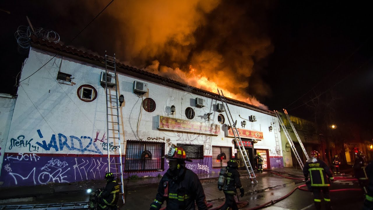 Incendios en Santiago movilizaron a Bomberos