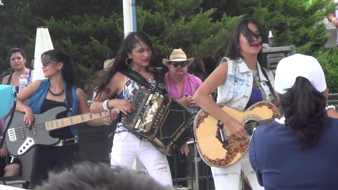 Las Fenix  - El Tao Tao y Juana La Cubana en SplashTown Houston Texas 7-14-13