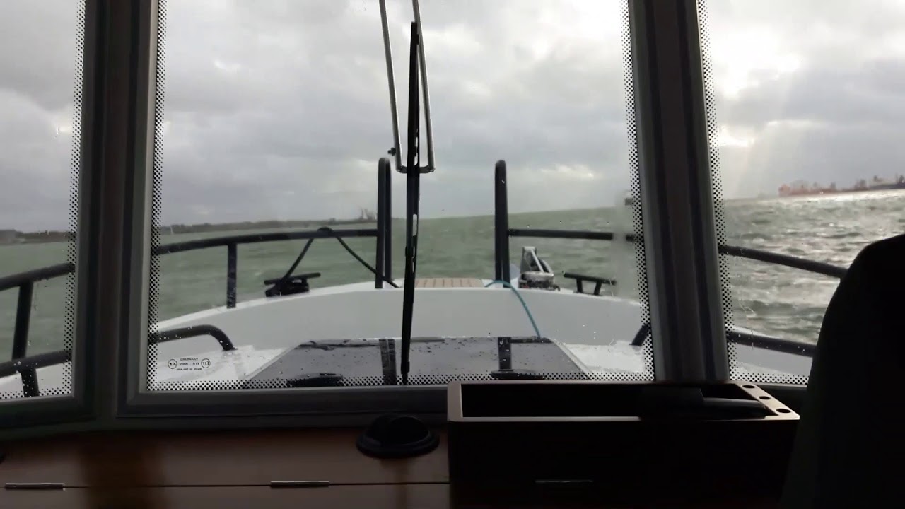 Sargo 31 Explorer Toiler on sea trials