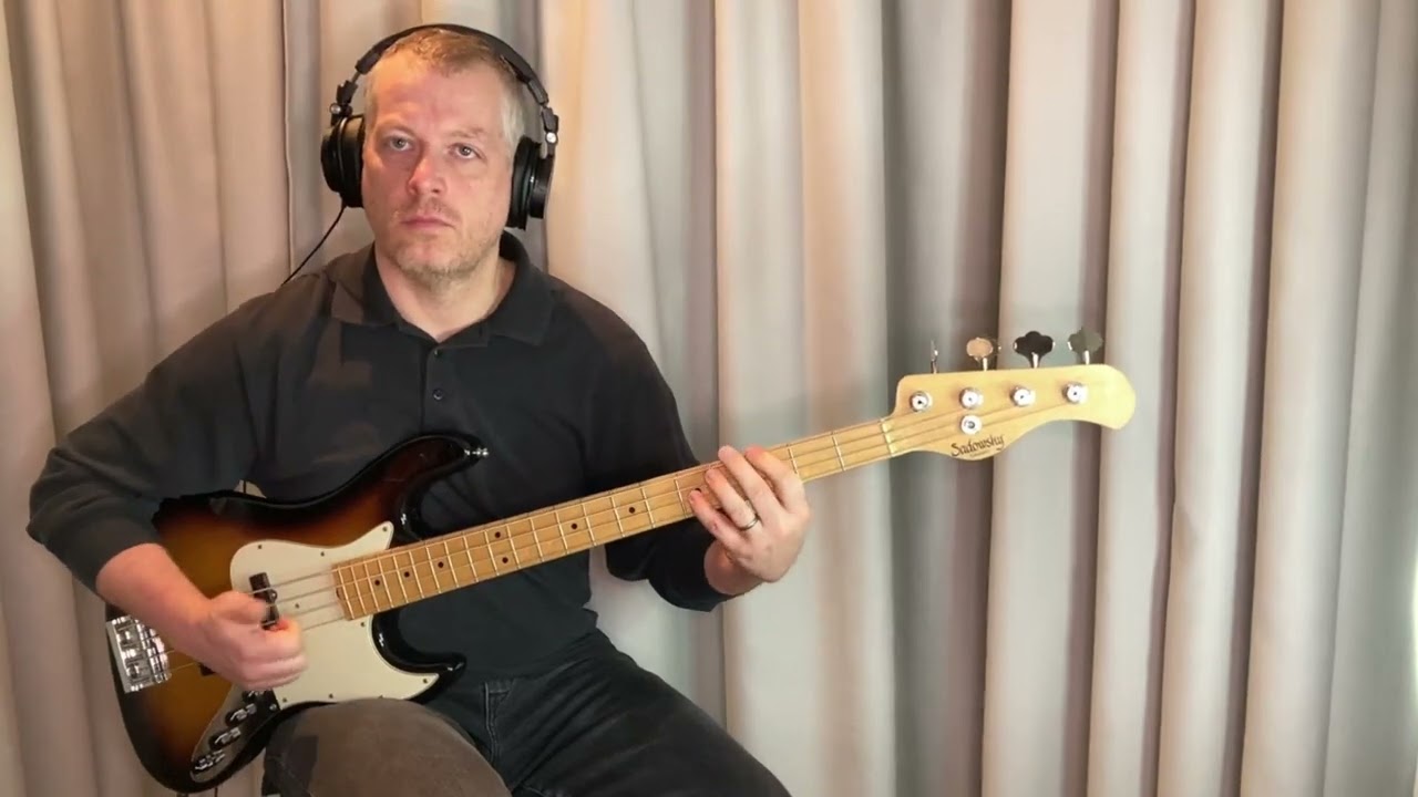 SADOWSKY METROLINE MV4 (2006, Made in Japan) - Passive and Active Mode Sound demo
