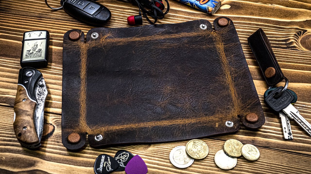 Keep Your Stuff Organized With This Reversible Leather Valet Tray