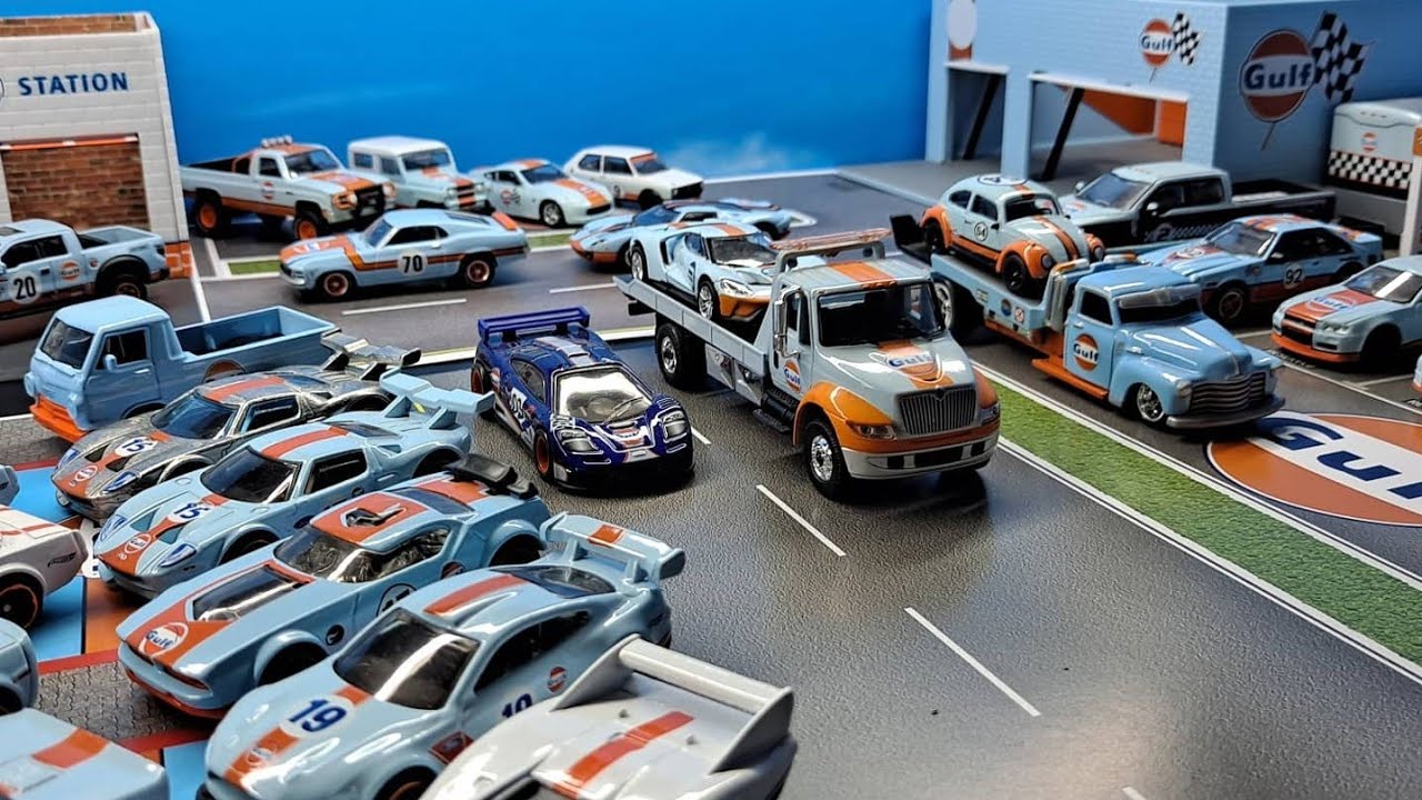 New Gulf 1/64 display and diorama and my whole Gulf racing collection greenlight hotwheels and more