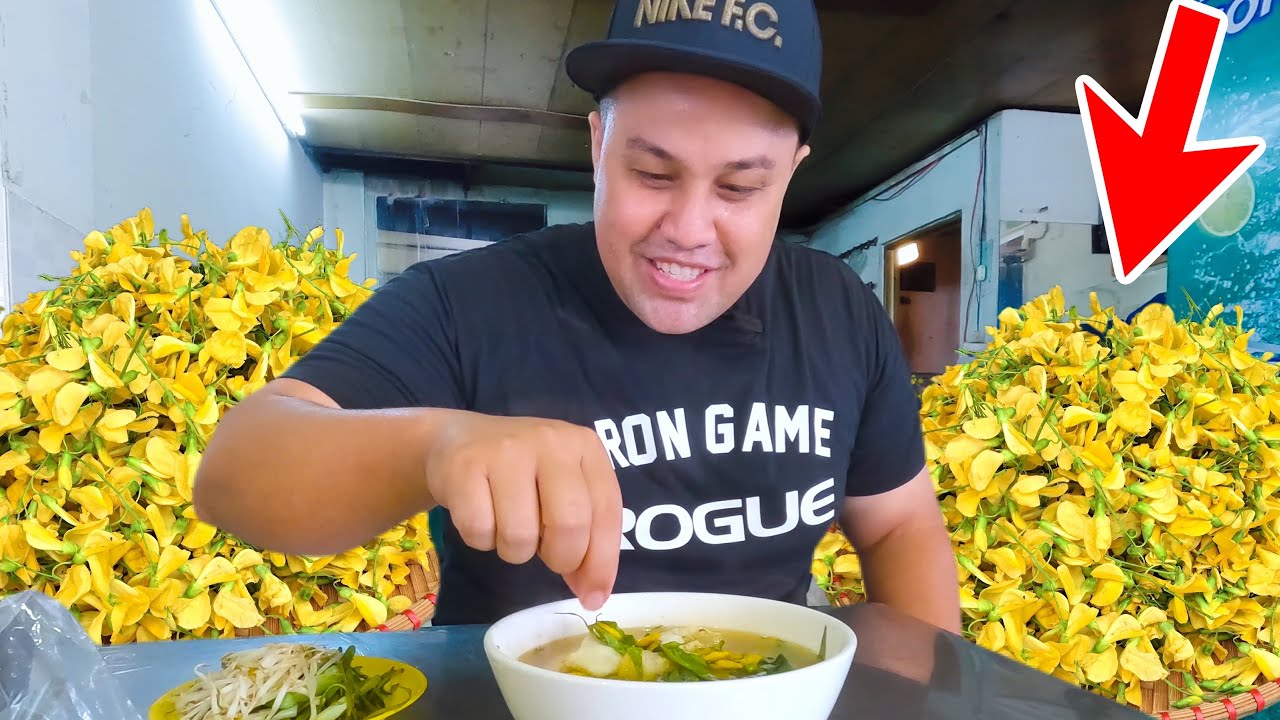 Eating FLOWERS In Ho Chi Minh  City - Bún Cá Châu Đốc Saigon #streetfood
