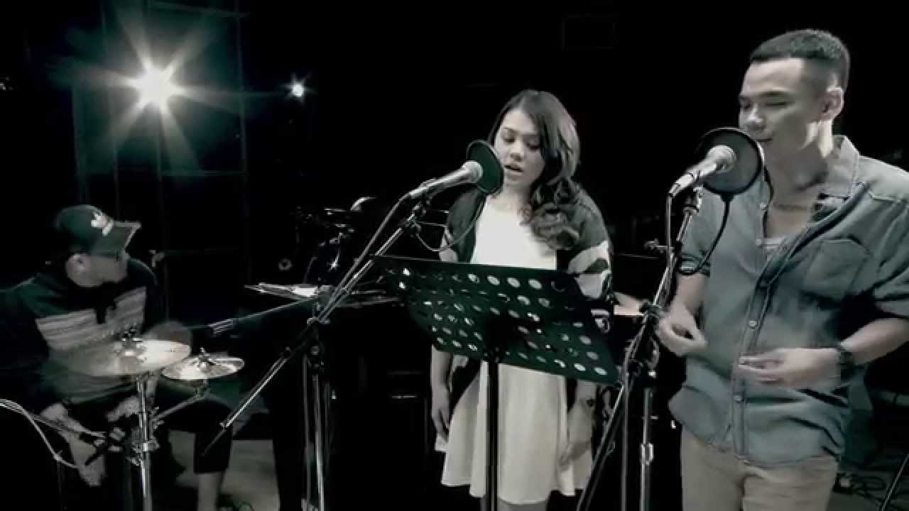Teza Sumendra and FFion Williams : Cover Version of Valerie by Amy Winehouse (Live @ #CU)
