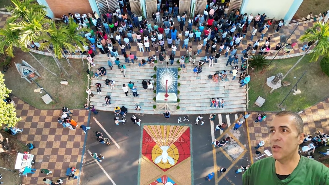 Era tanta gente que nem coube do lado de dentro | CORPUS CHRISTI | S&atilde;o Joaquim da Barra-SP