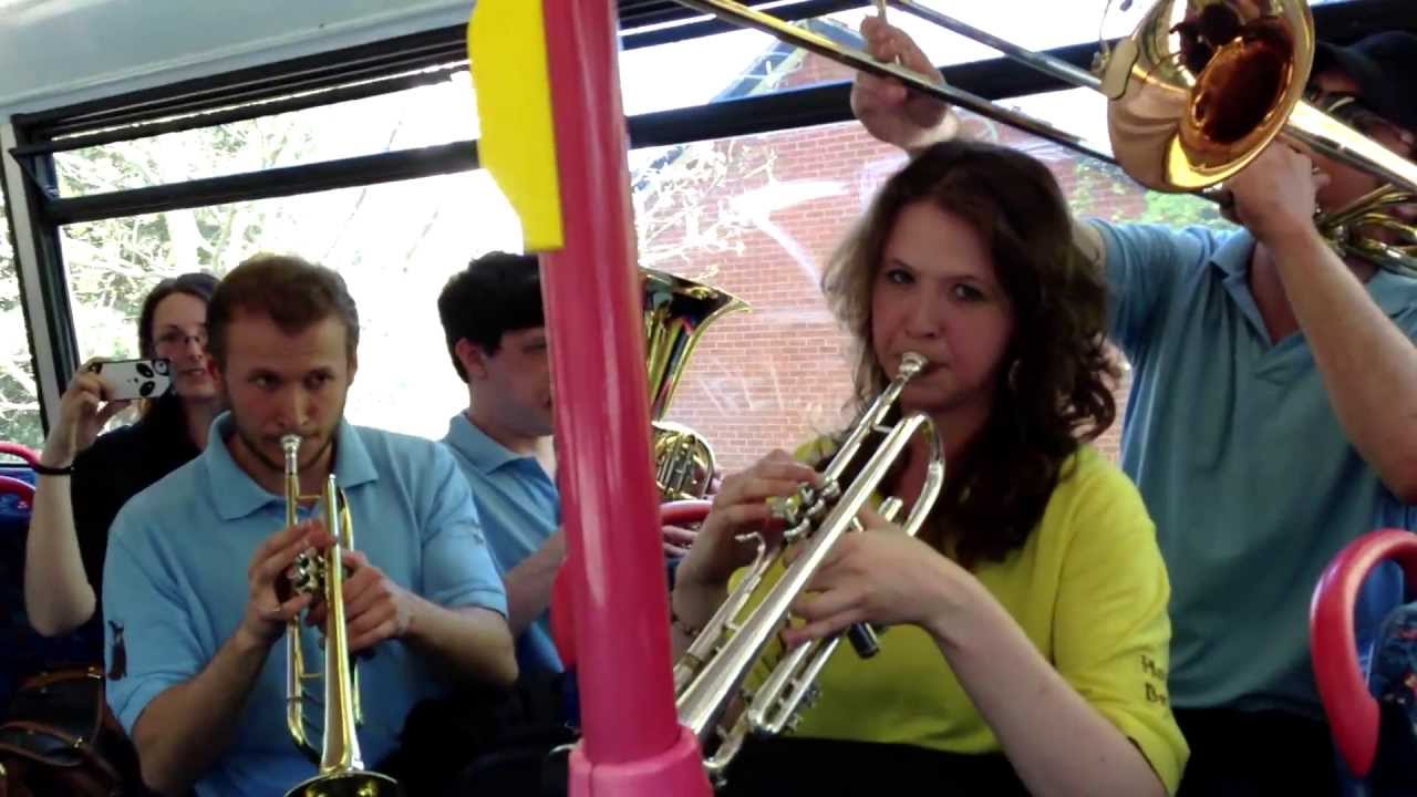 Brass on a Bus - Hosen Brass Oompah Band Flashmob in Birmingham