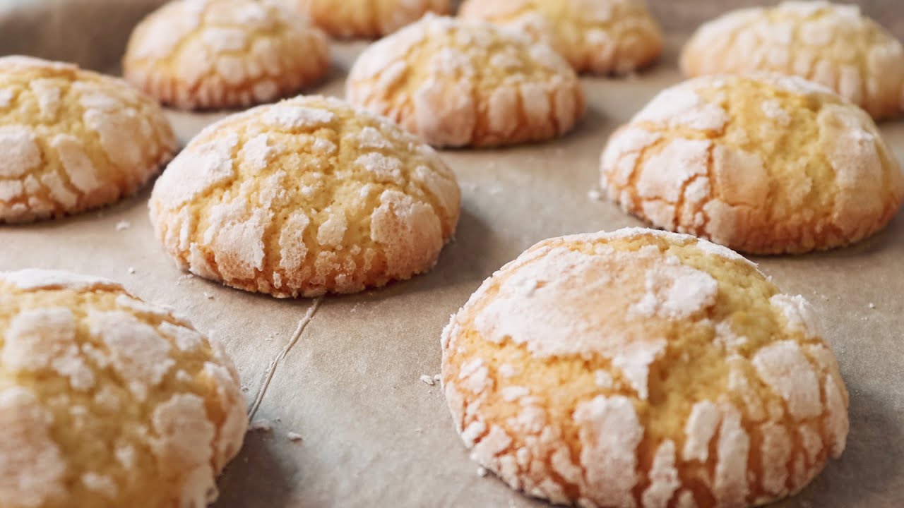 SUPER EASY Soft Lemon Cookies