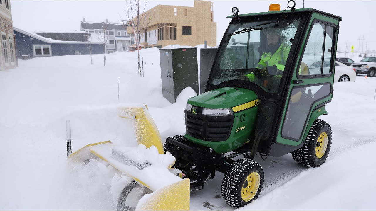 RDO Equipment Co. and John Deere X700 Tractor for Snow Removal