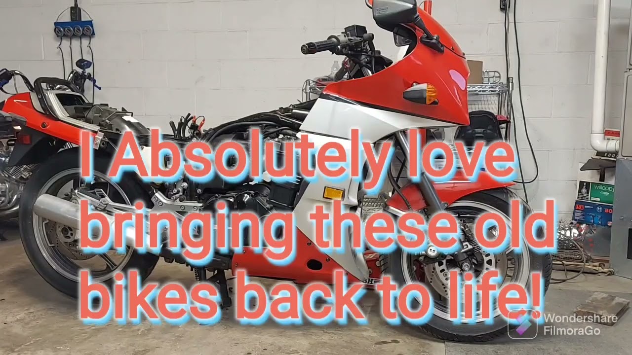 1985 Kawasaki GPZ 900 Ninja First Start in 10 years after carb cleaning