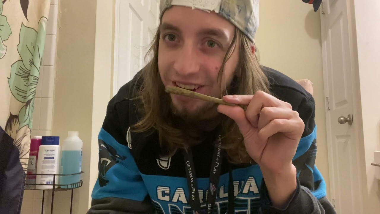 DAZED 8 DELTA 8 UNBOXING AN BLUE BERRY GAS REVIEW
