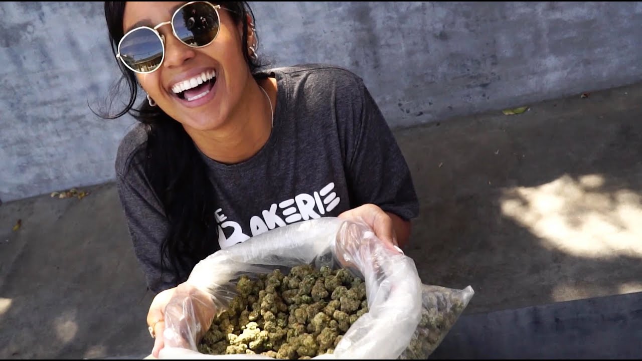 Gin Rummy Cannabis Strain by The Bakerie