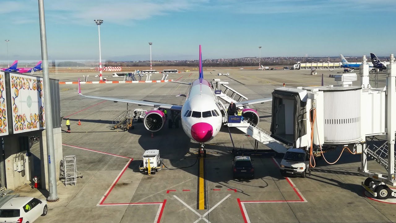 Flight report | Wizzair from Budapest to London Luton | lounge acess Airbus A321neo | trip to Russia
