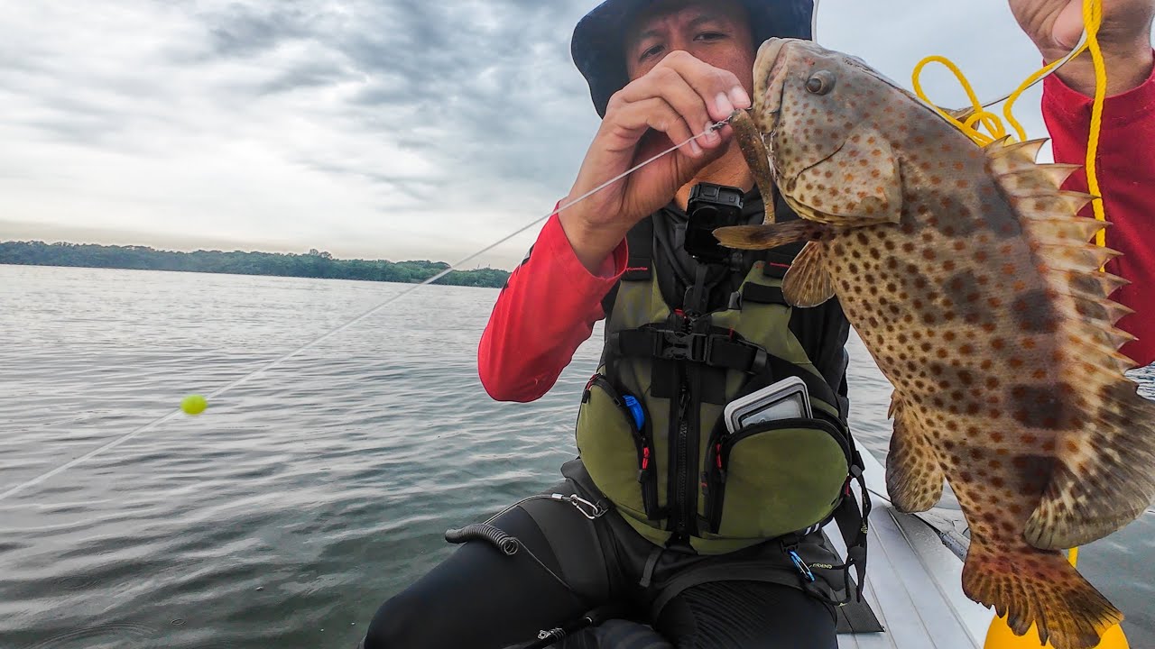 EP 17 Pasir Ris Park Singapore ISUP Fishing!