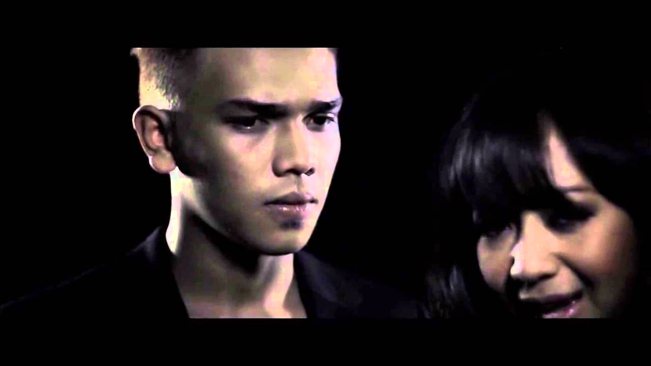 Siapa Diriku    Amylea & Nadia Aqilah Official Music Video