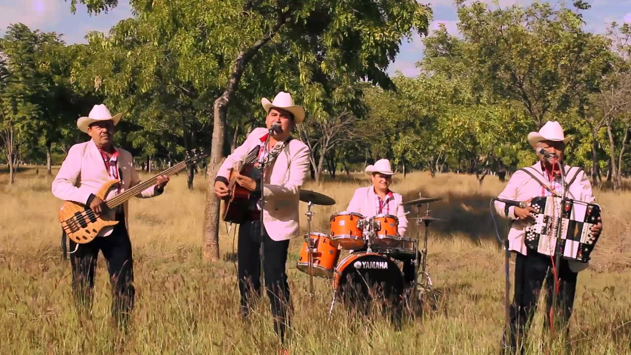 Los Dinamicos Del Norte - Me Haces Falta Tu (Estudio 2013)