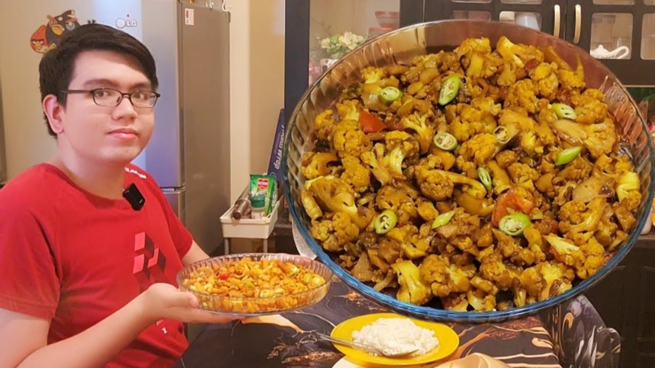 Cooking Gopi ki Sabzi/Stir Fried Cauliflower