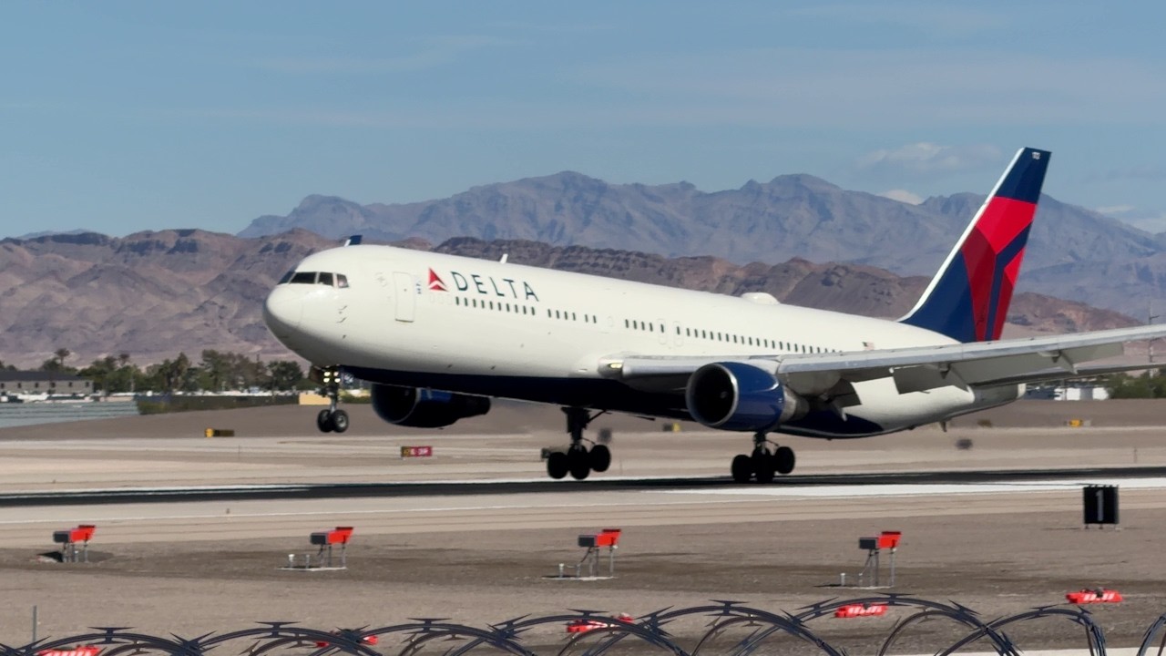 Delta Air Lines Boeing 767-332(ER) lands at Las Vegas | N172DN