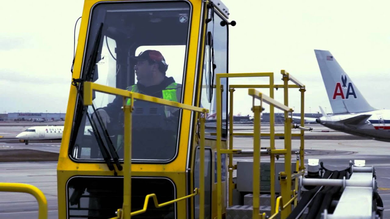 How does de-icing work? Behind the Scenes @AmericanAir