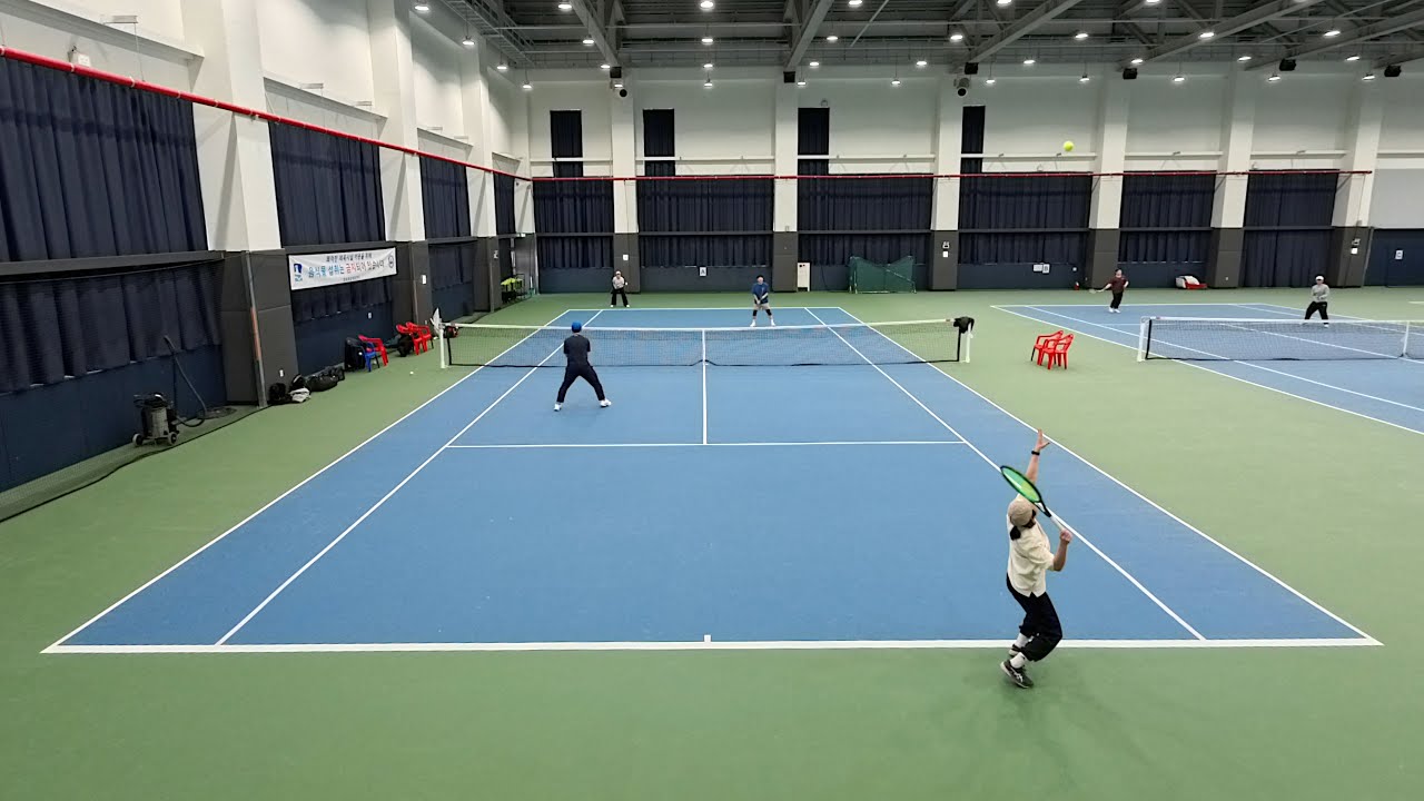실내 최고😘반팔입고 테니스 🎾 (1)
