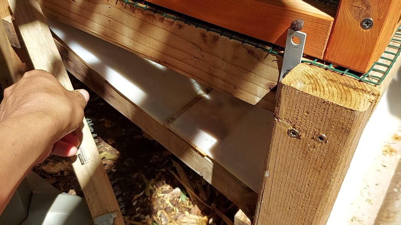 My manure collection systems for Rabbit and Quail.