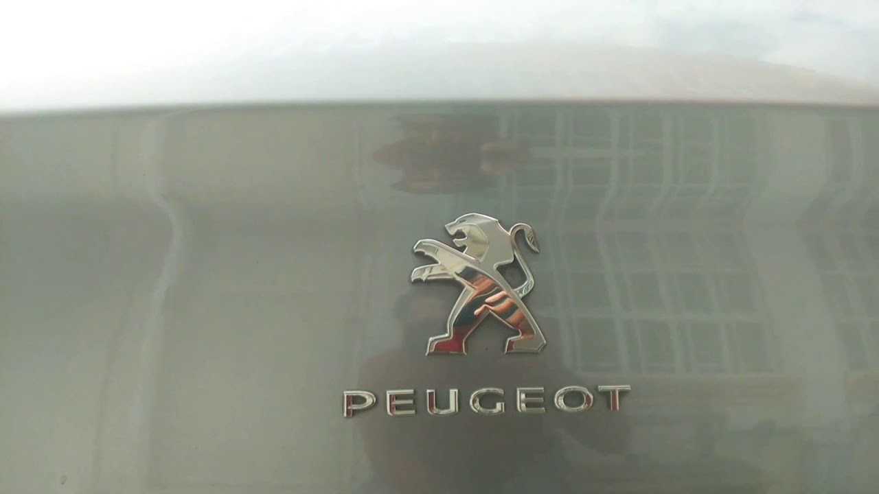 Cambio de focos de stop Peugeot 301