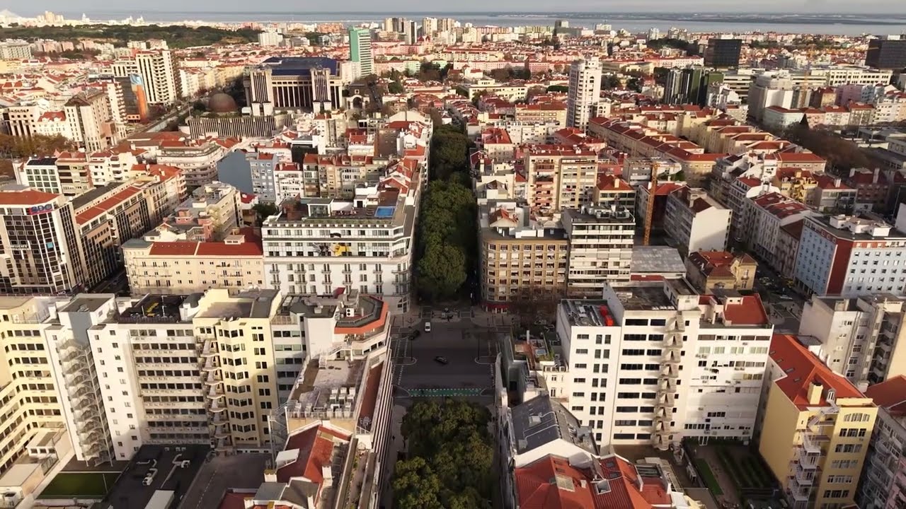 95083 | Apartamento T3+1 | 3+1-bedroom penthouse apartment📍Avenida da Rep&uacute;blica, Lisboa