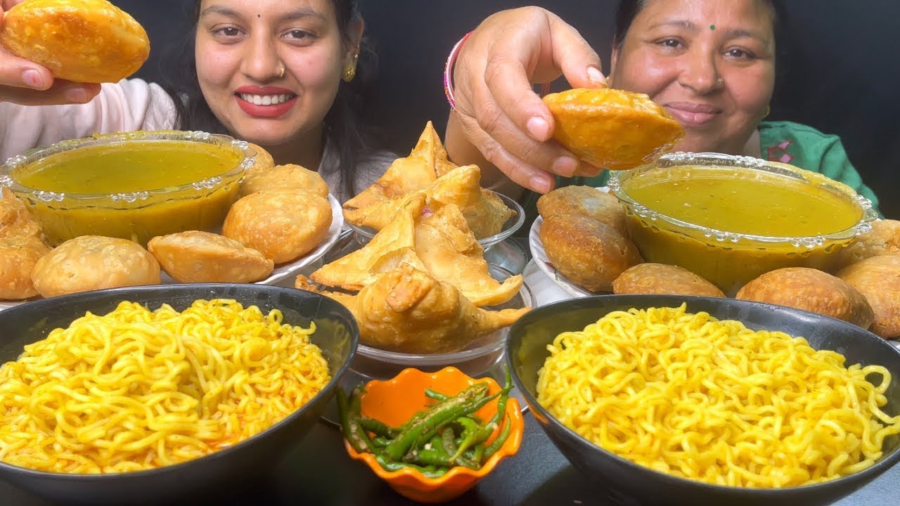 Eating Spicy Maggi,Malai Paneer Samosa,Kachori,Aloo Sabji 😋😋ll Saas & Bahu Challenge ll Foodie Gd
