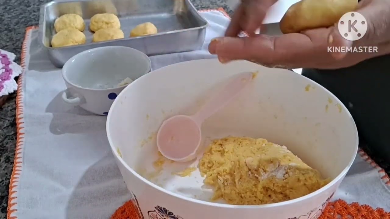 Broa de fubá com queijo 
