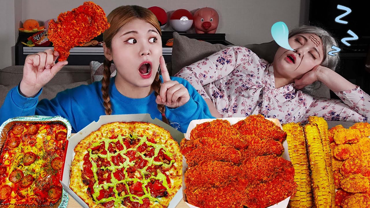 Mukbang 새벽에 할머니 몰래 불닭볶음면 먹기!🍜청년피자 치킨 신메뉴 먹방 Spicy Noodles Fried Chicken at night EATING | HIU 하이유