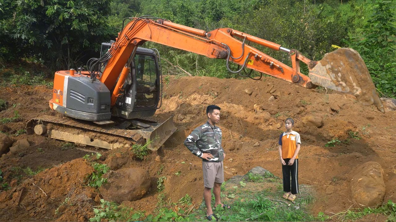 Hitachi Excavator Helped Dig The Fish Pond - 12 Year Old Girl Builds Fish Farm Ep1