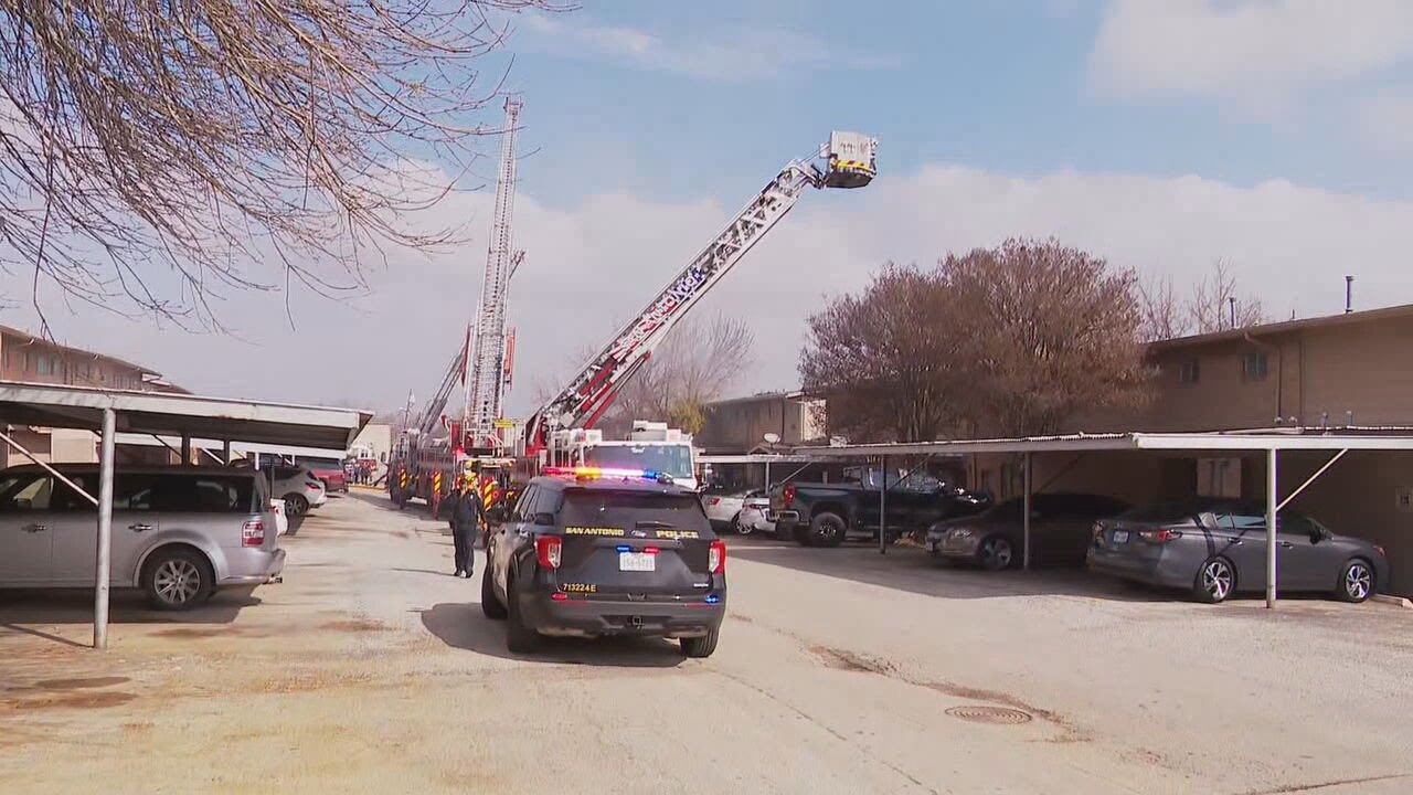 WATCH IT LIVE: Southeast Side Duplex Fire