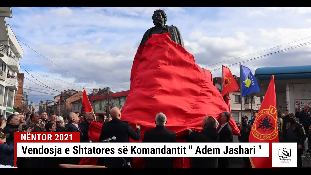 NË SHTIME ZBULOHET SHTATORJA E KOMANDANTIT LEGJENDAR, ADEM JASHARI