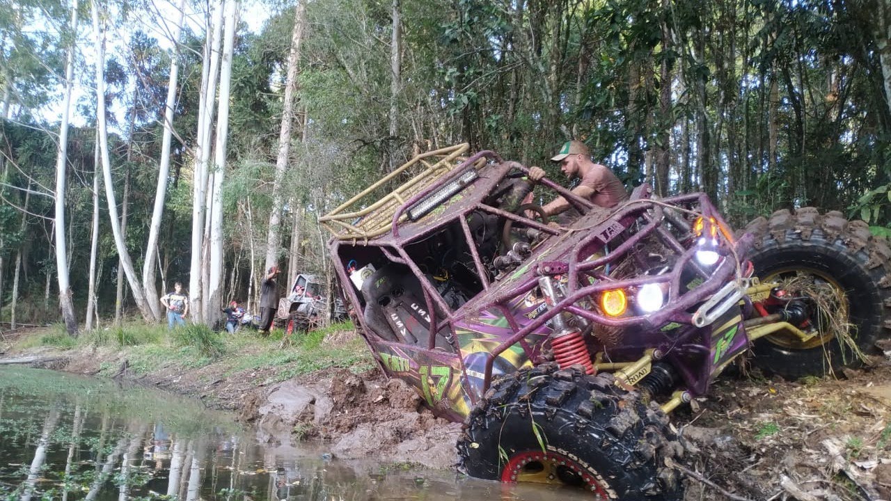 QUASE AFUNDAMOS A GAIOLA 4X4  GAIOLOKOS